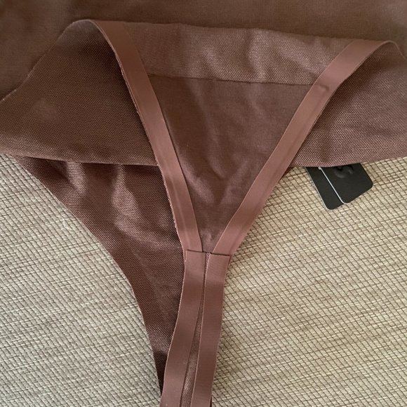 SKIMS POWER MESH HIGH WAIST THONG - NWT - Picture 13 of 15